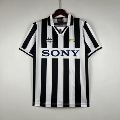 Juventus 1996-97 Home