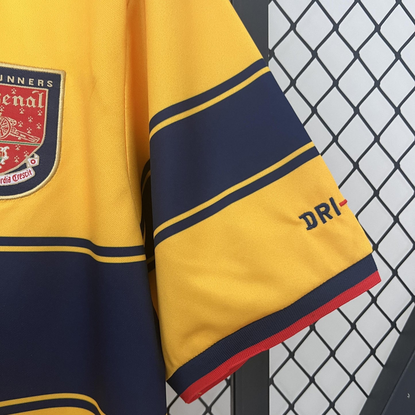Arsenal 1997-99 Away