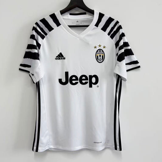 Juventus 2016-17 Third