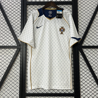 Portugal 2004 Away